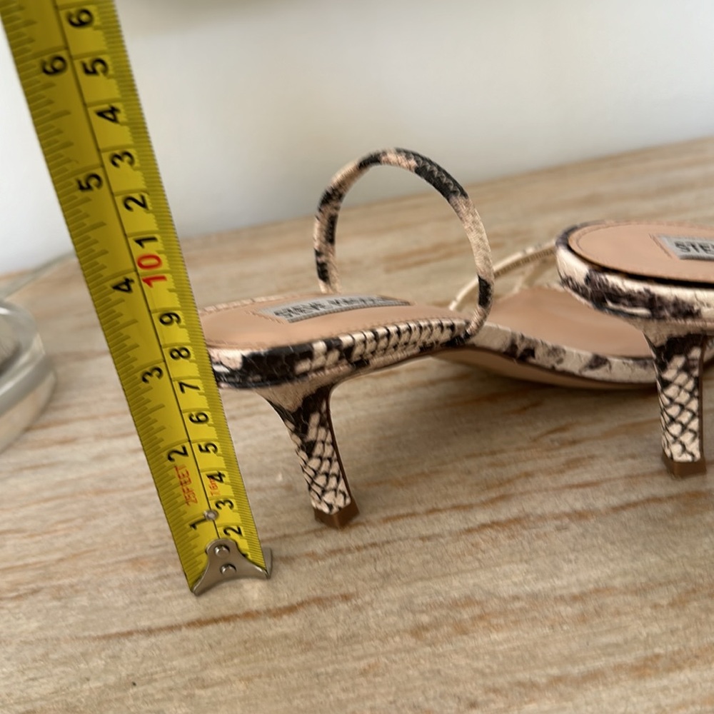 Steve Madden - Sandals - GUC - Picture 9 of 10